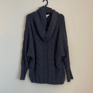 Blue sweater, sized 1x, good condition
